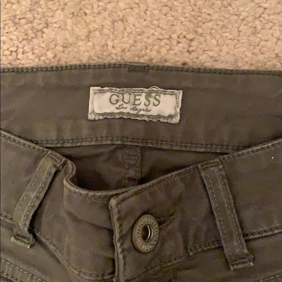 Cute Guess capris! - Picture 4 of 8
